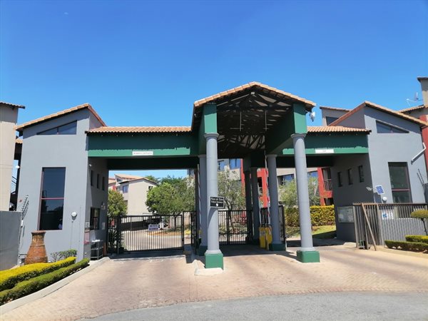 2 Bedroom Townhouse 2 Bedroom Townhouse