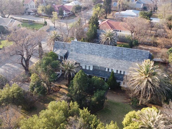 5 Bedroom House 5 Bedroom House