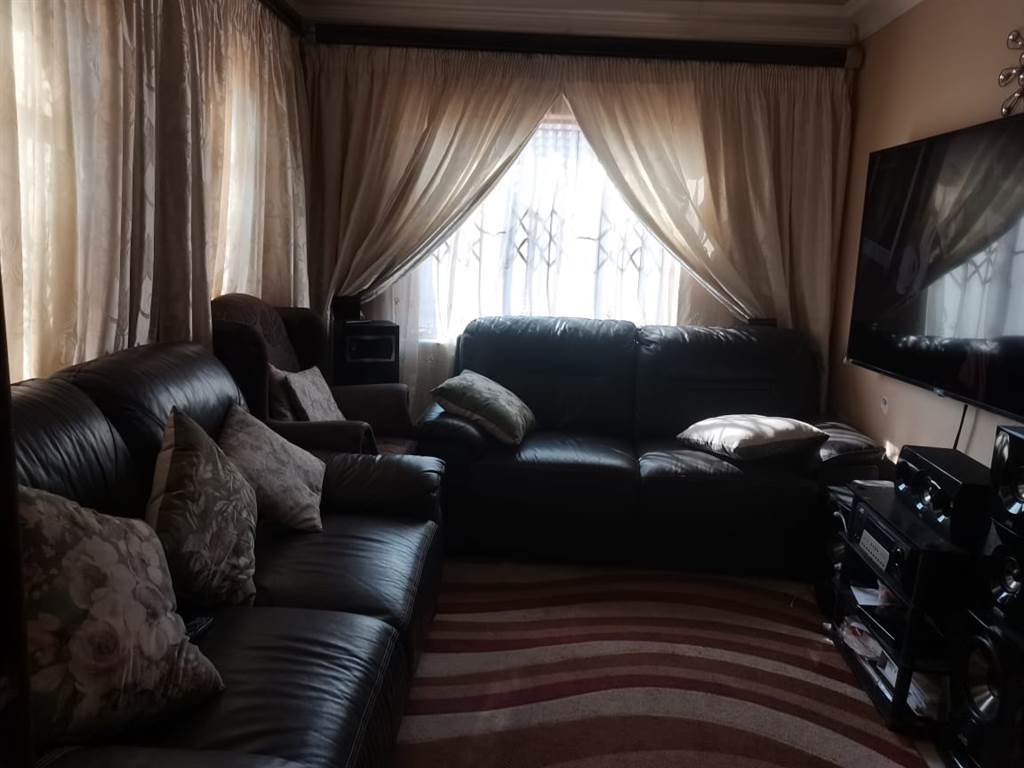 3 Bed House in Seshego photo number 15