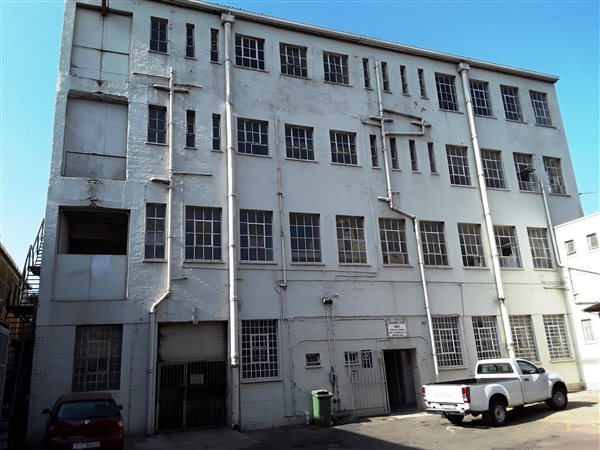 320  m² Industrial space