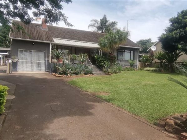 3 Bedroom House 3 Bedroom House
