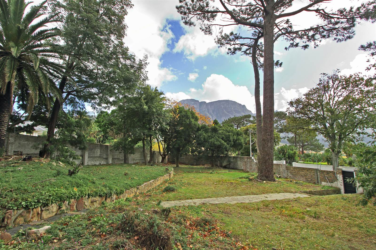 921 m² Land available in Claremont Upper photo number 1