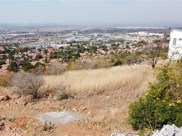 913 m² Land available in Safari Gardens