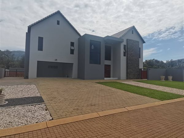 4 Bed House in Hartbeespoort Dam