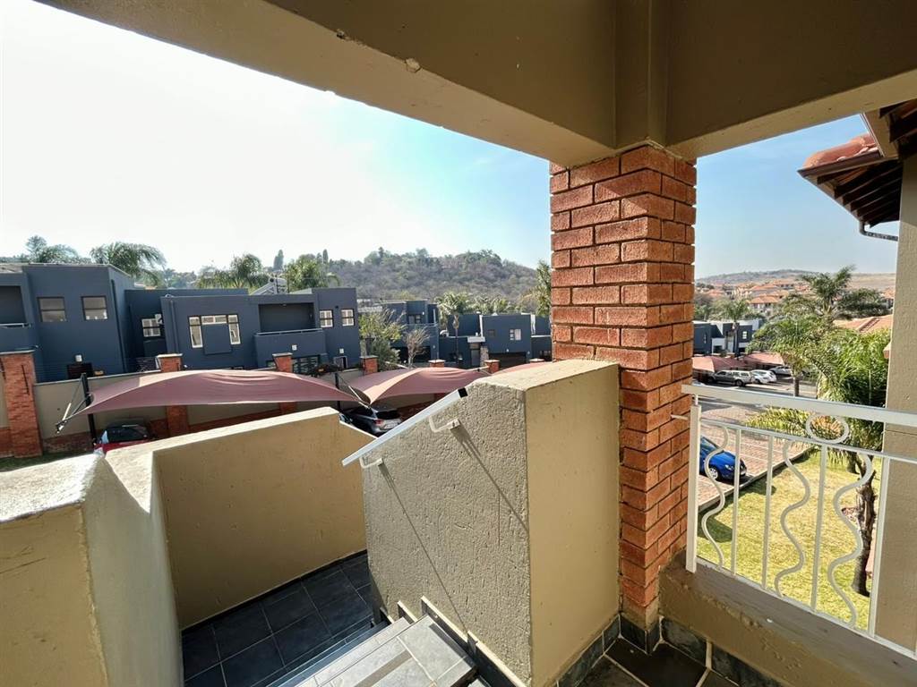 2 Bed Apartment in Glenvista photo number 19