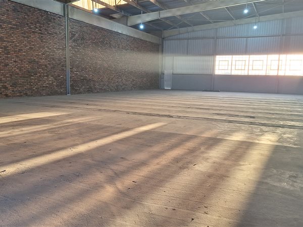 612  m² Industrial space