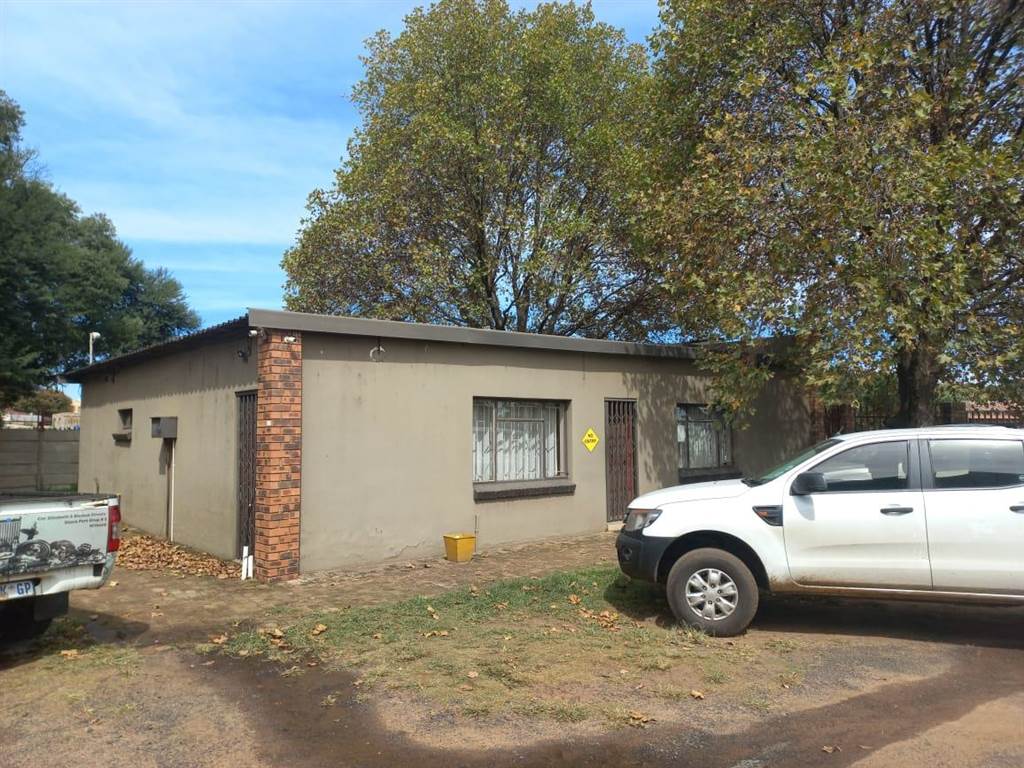 5394  m² Commercial space in Witbank Central photo number 10