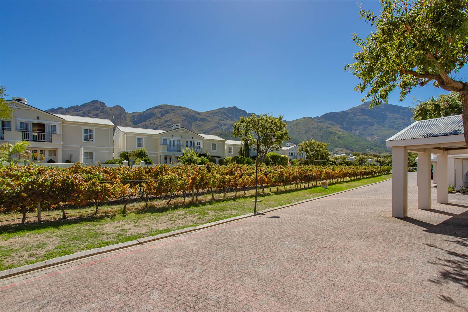 2 Bed Apartment in Franschhoek photo number 16