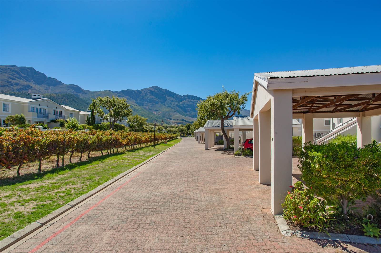 2 Bed Apartment in Franschhoek photo number 17