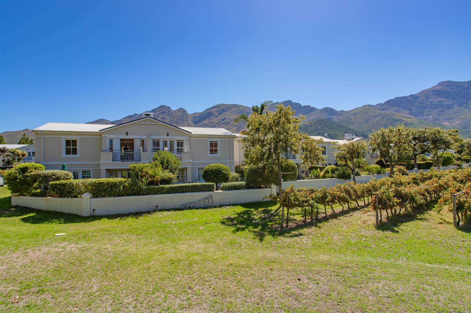 2 Bed Apartment in Franschhoek photo number 18