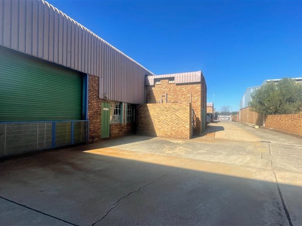389  m² Commercial space in Robertville