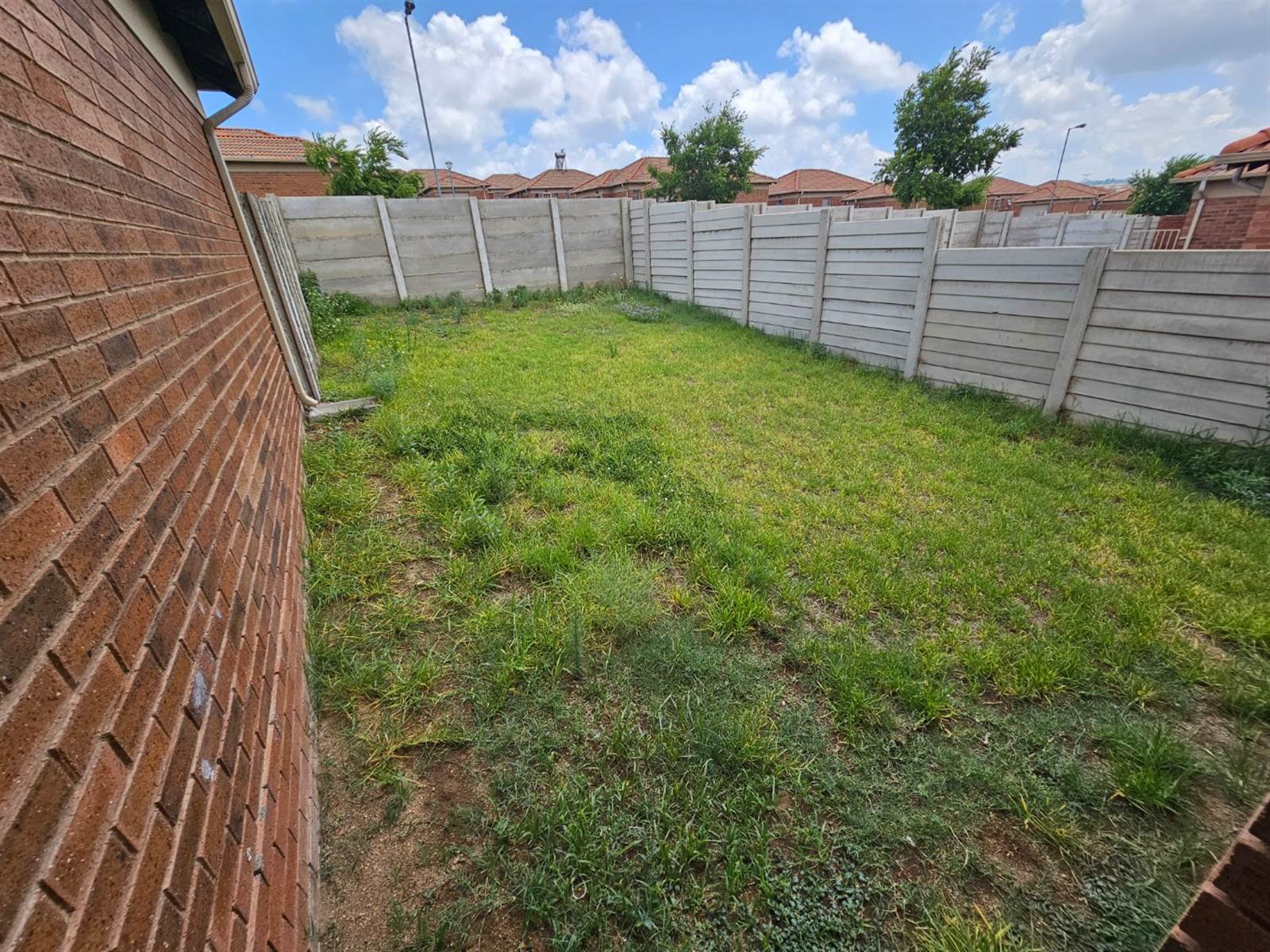 3 Bed Townhouse in Olievenhoutbosch photo number 18