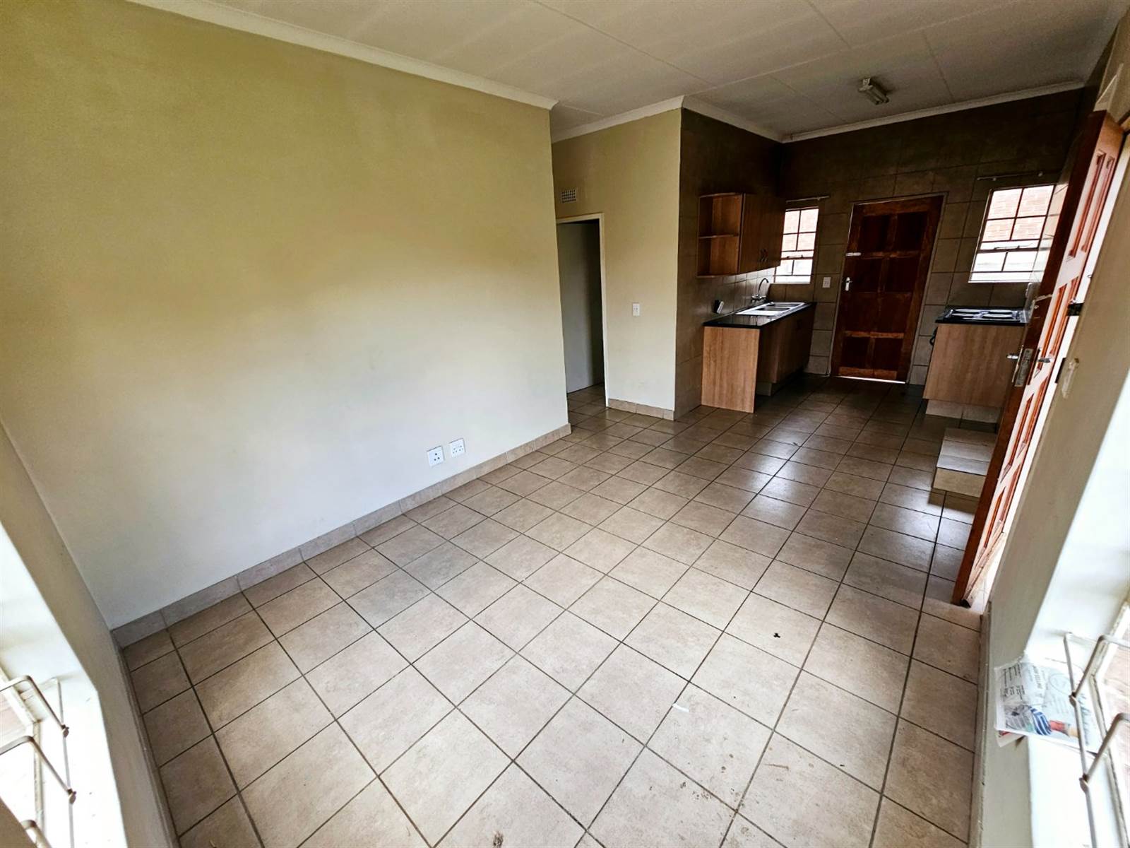 3 Bed Townhouse in Olievenhoutbosch photo number 7