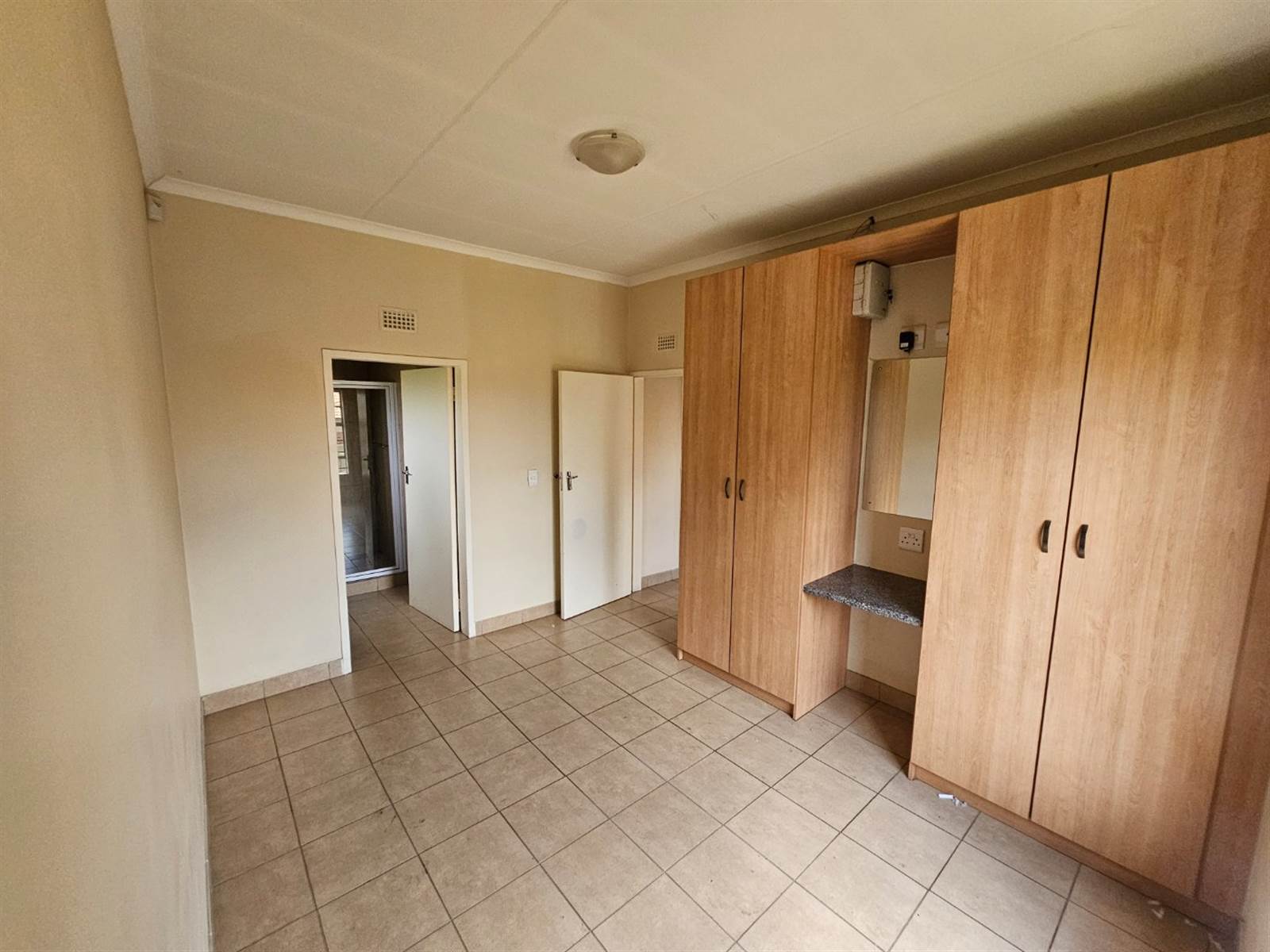 3 Bed Townhouse in Olievenhoutbosch photo number 13