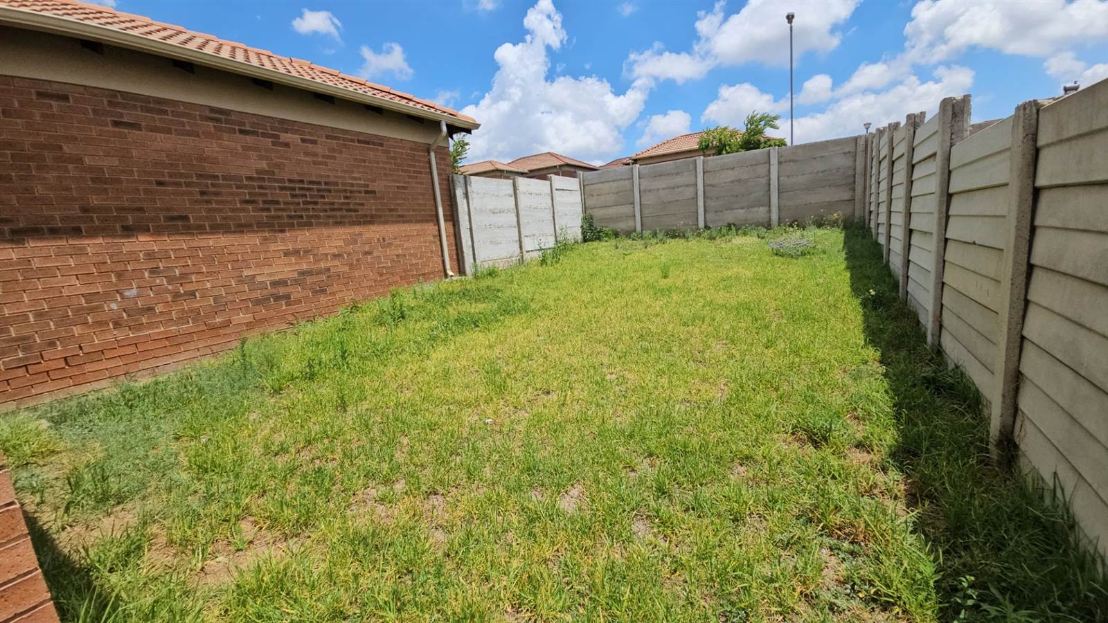 3 Bed Townhouse in Olievenhoutbosch photo number 22