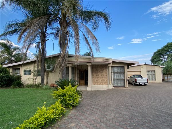 4 Bedroom House 4 Bedroom House