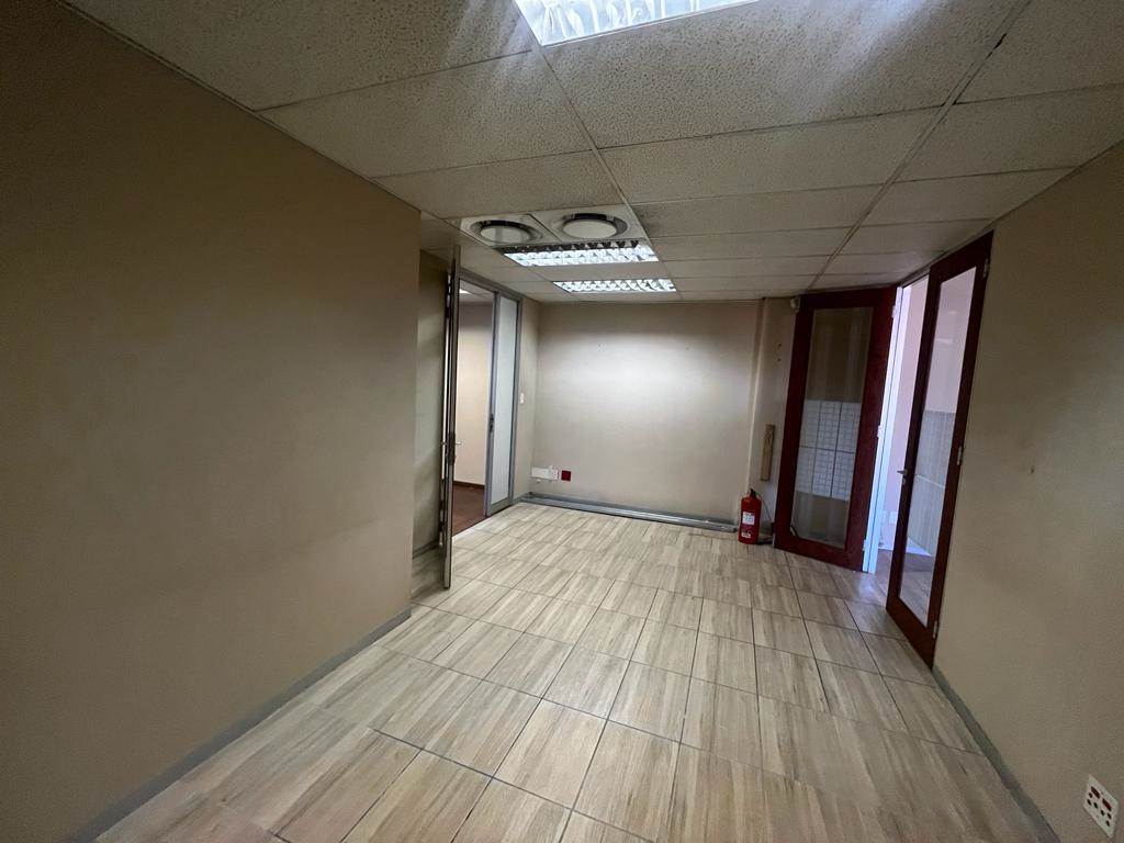 145  m² Commercial space in Houghton Estate photo number 7