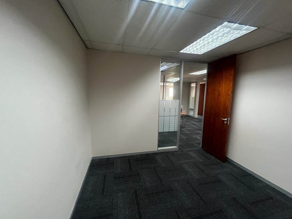 145  m² Commercial space in Houghton Estate photo number 10