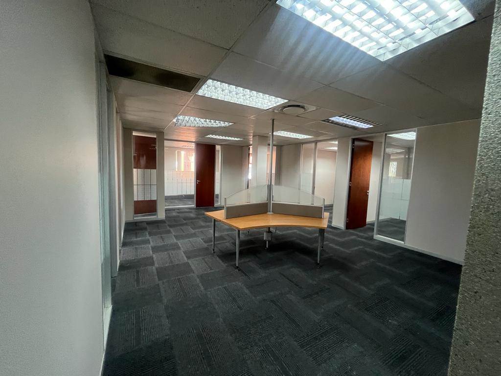 145  m² Commercial space in Houghton Estate photo number 9