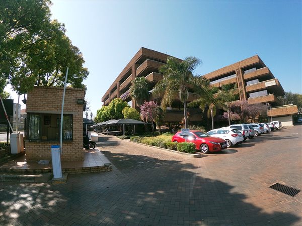 318  m² Commercial space in Bedfordview