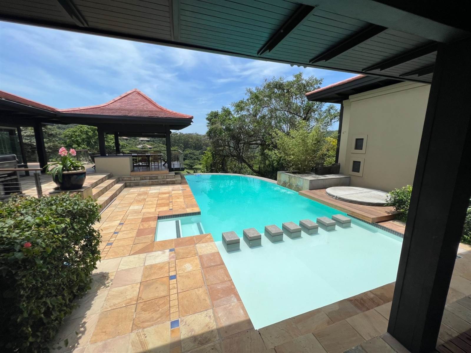 7 Bed House in Zimbali Estate photo number 17