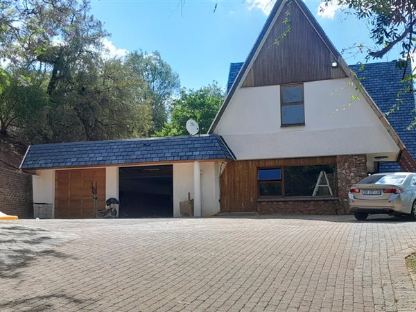 4 Bedroom House 4 Bedroom House