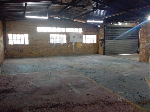 730  m² Industrial space in Anchorville