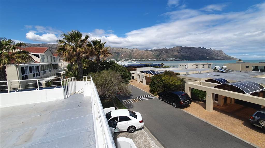 5 Bed House in Gordons Bay Central photo number 29