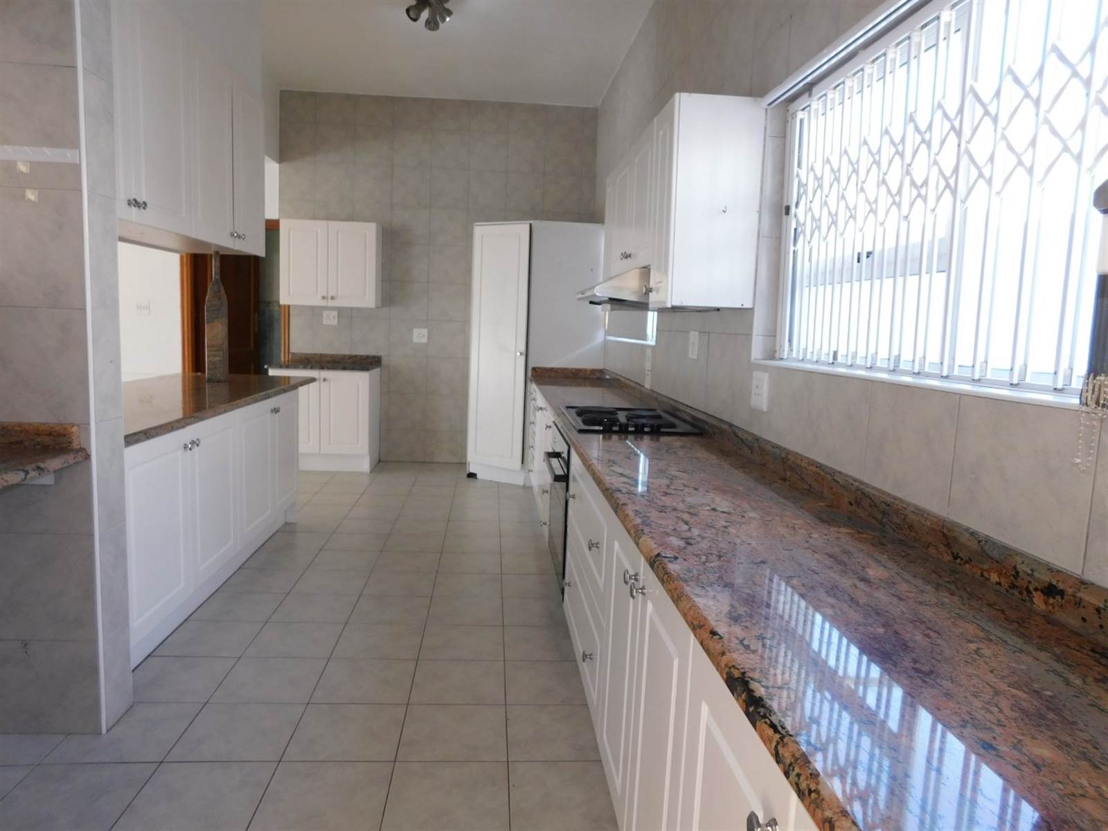 5 Bed House in Gordons Bay Central photo number 8