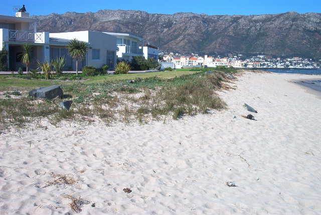 5 Bed House in Gordons Bay Central photo number 5