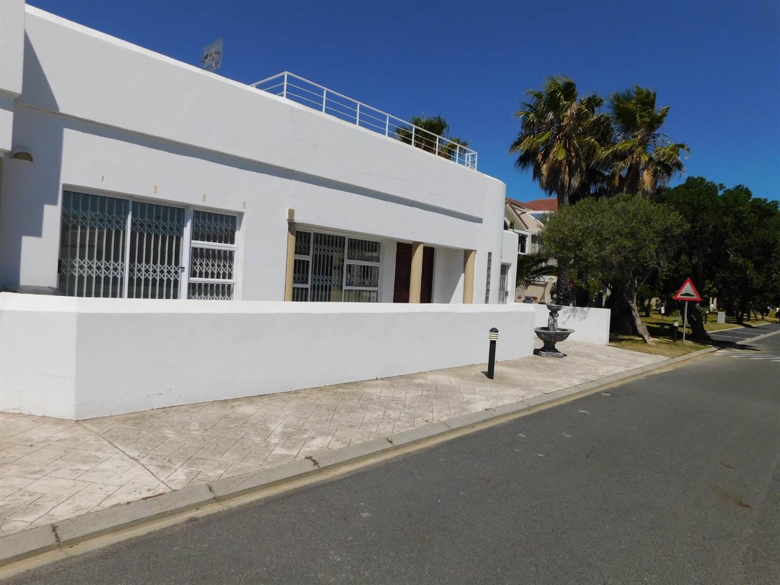 5 Bed House in Gordons Bay Central photo number 3