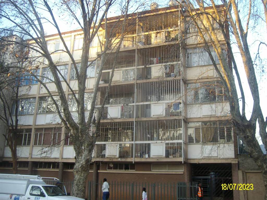 3 Bed Apartment in Berea photo number 4