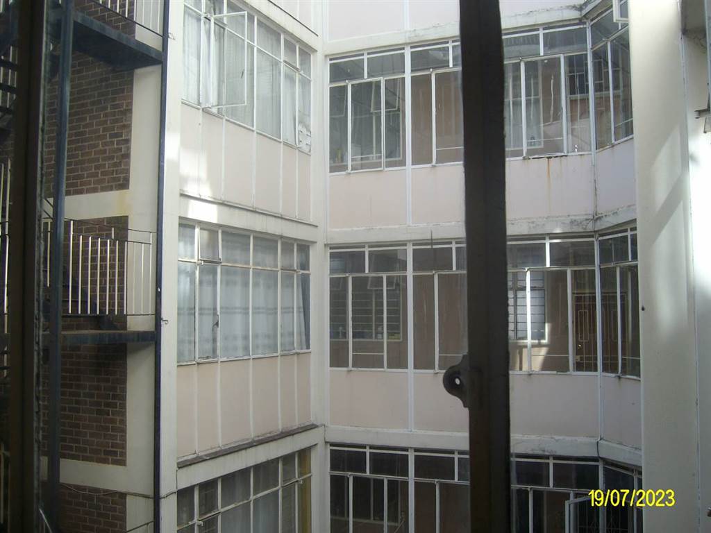 3 Bed Apartment in Berea photo number 12