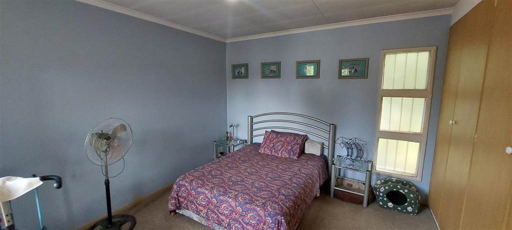 2 Bed Townhouse in Rietfontein photo number 7