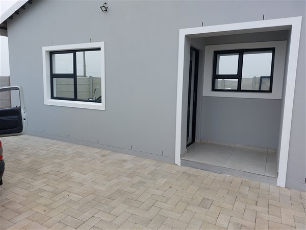 3 Bed House in Kwanonqaba