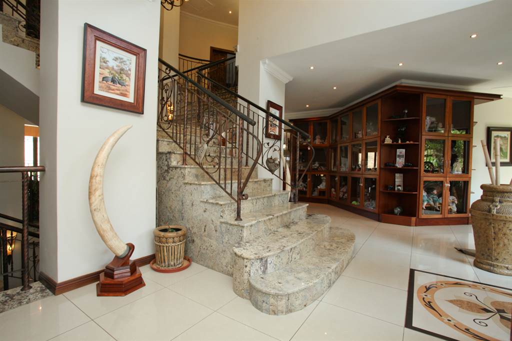4 Bed House in Eagle Canyon Golf Estate photo number 3