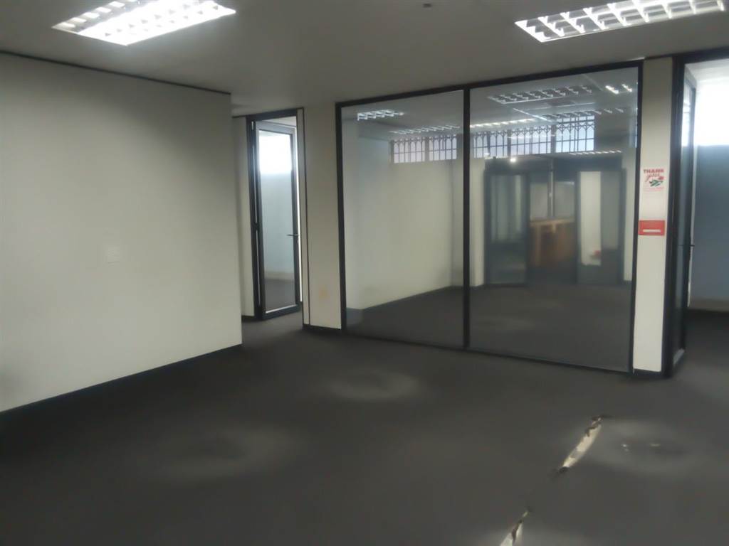 181  m² Commercial space in Esplanade photo number 2