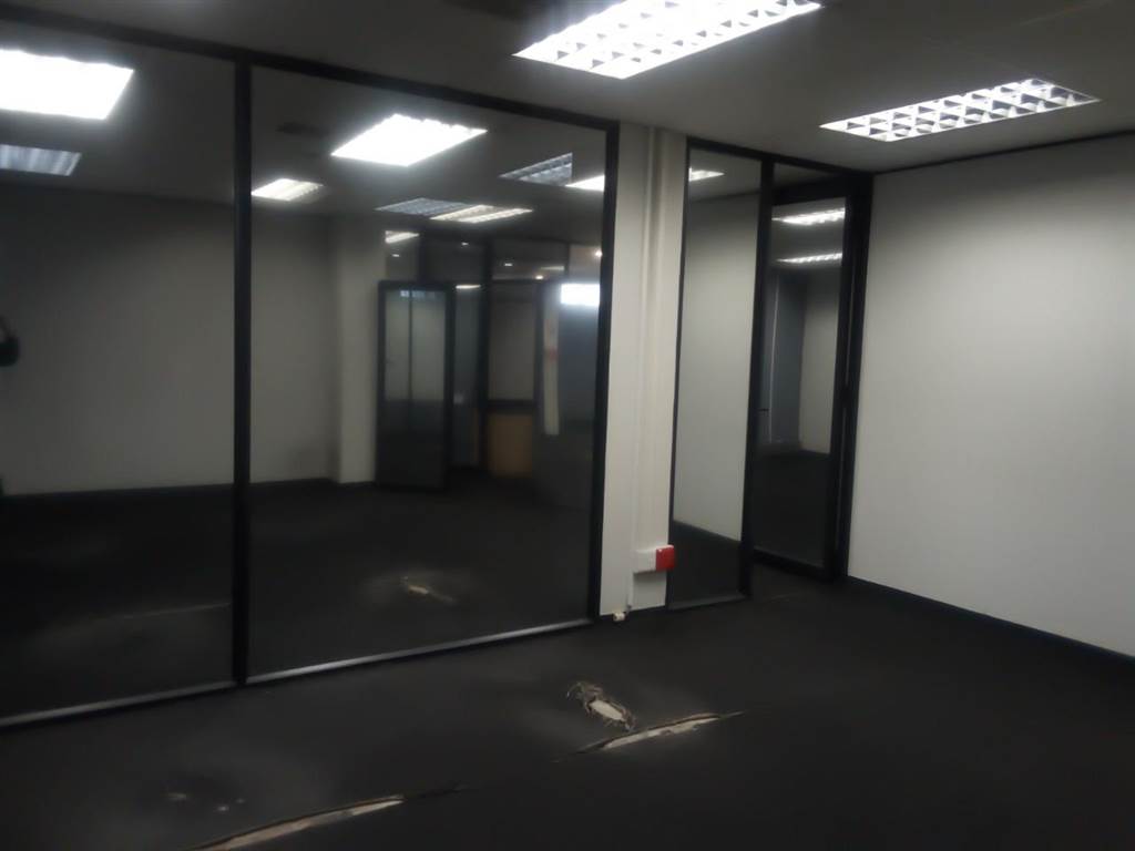 181  m² Commercial space in Esplanade photo number 3