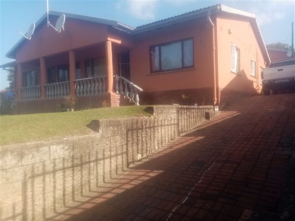 5 Bed House in Stanger Manor