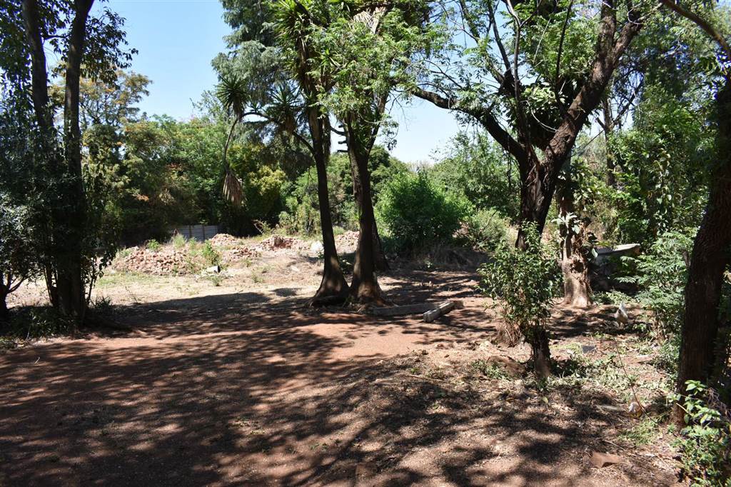 1987 m² Land available in Die Hoewes photo number 5