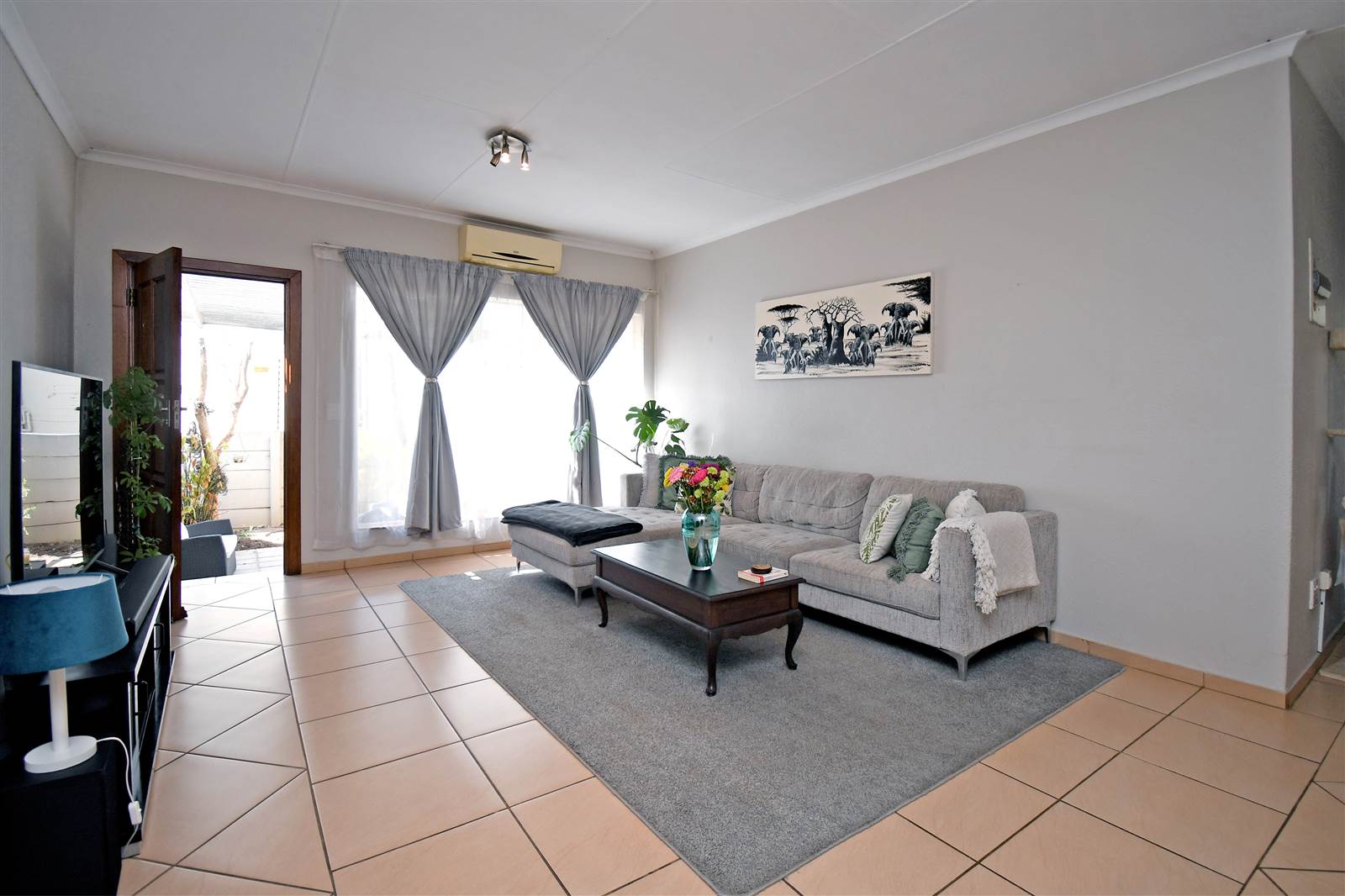 3 Bed House in Lonehill photo number 8