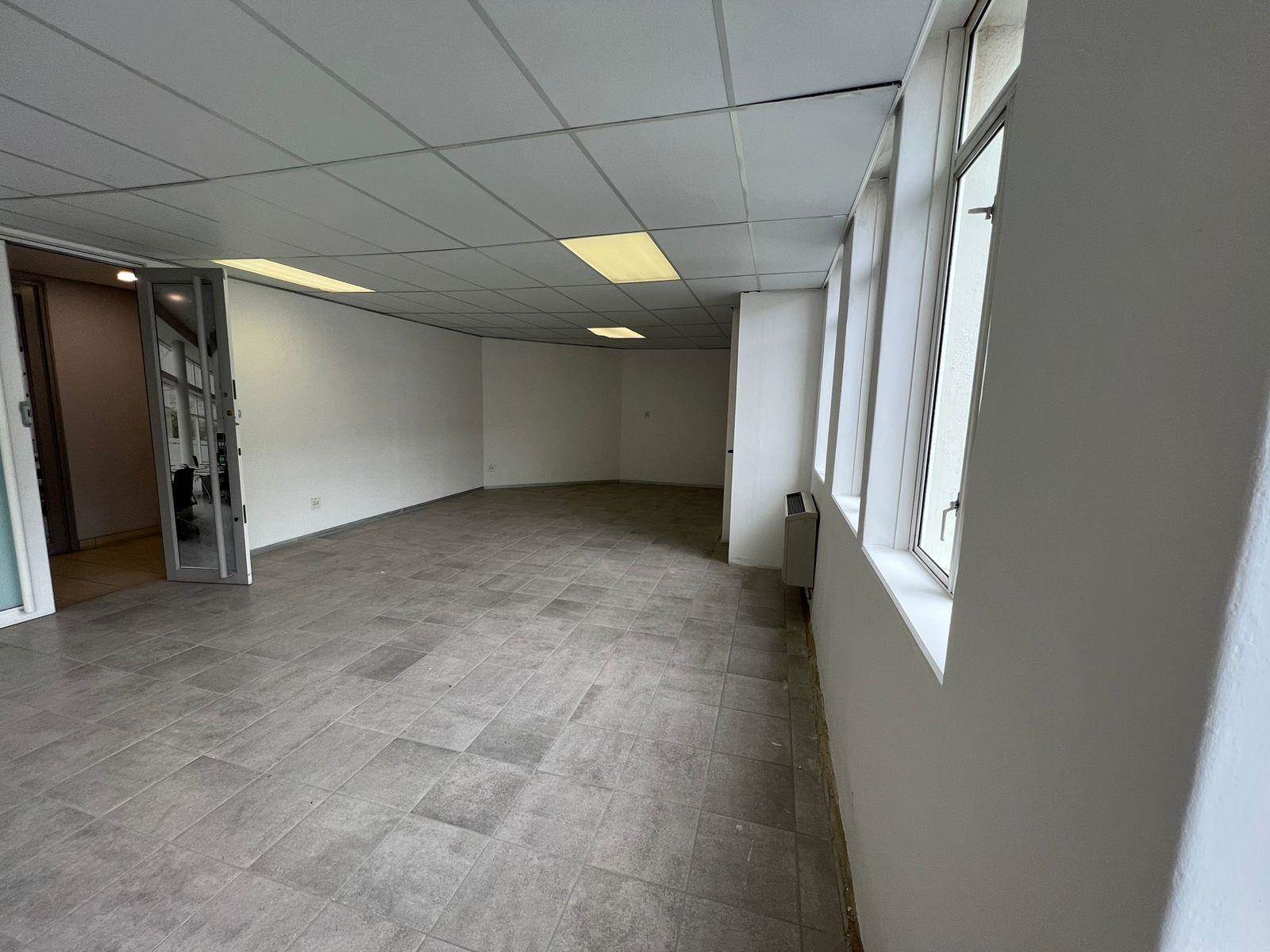89  m² Commercial space in Illovo photo number 4