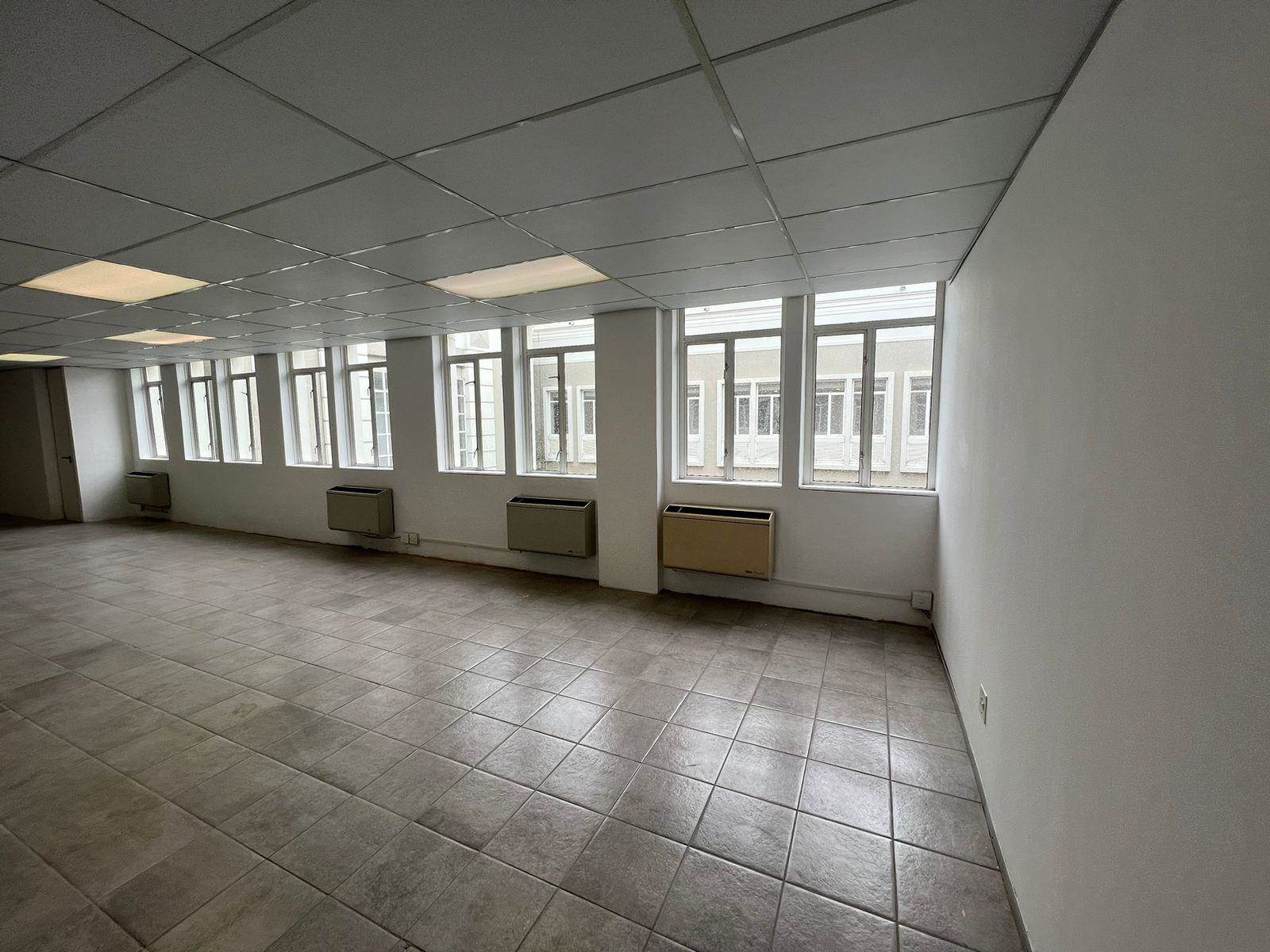 89  m² Commercial space in Illovo photo number 15