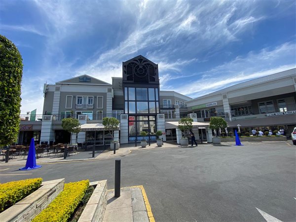 89  m² Commercial space in Illovo