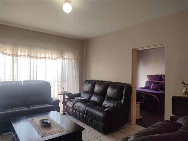 3 Bed Flat in Sea View