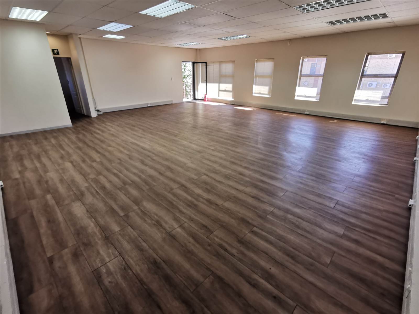 84  m² Commercial space in Wilkoppies photo number 3