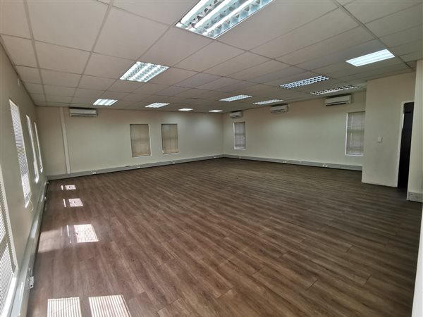 84  m² Commercial space