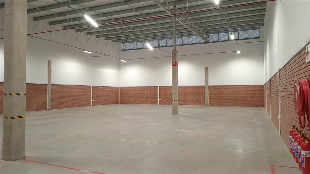 669  m² Industrial space in Olifantsfontein photo number 2