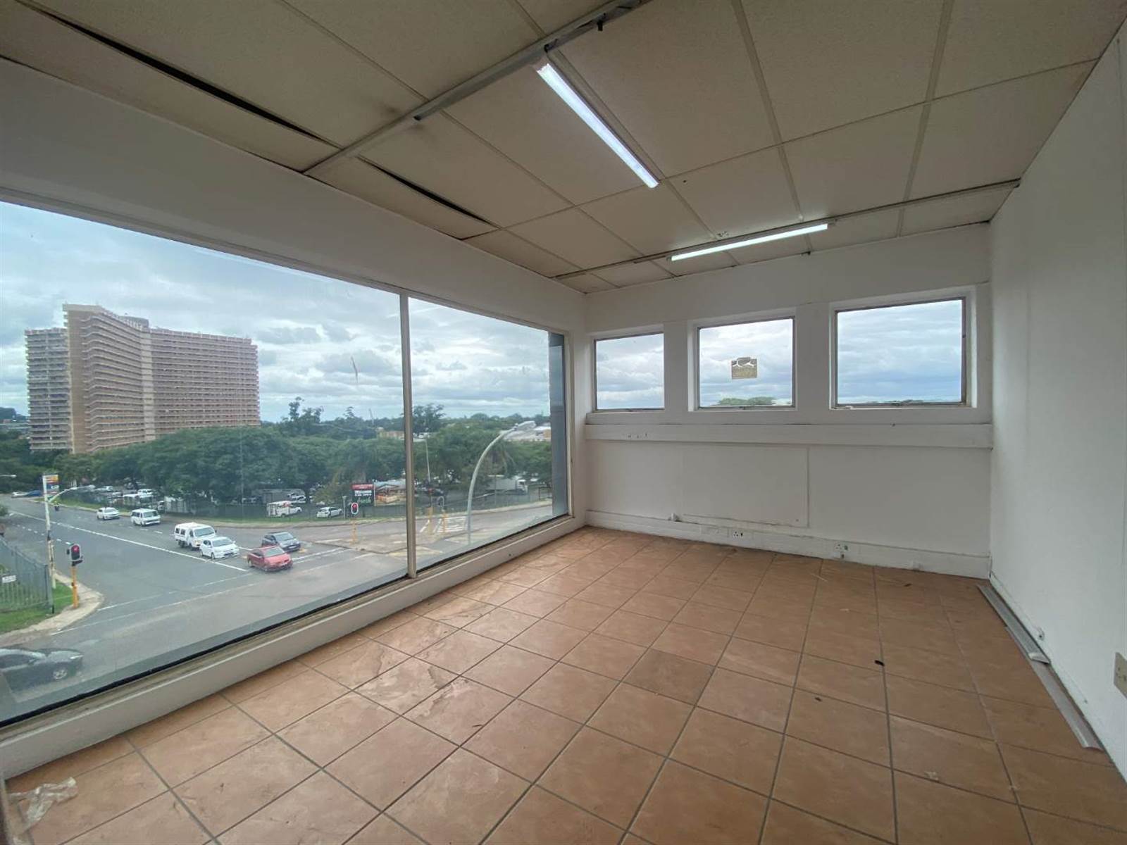 750  m² Office Space in Pinetown Central photo number 1
