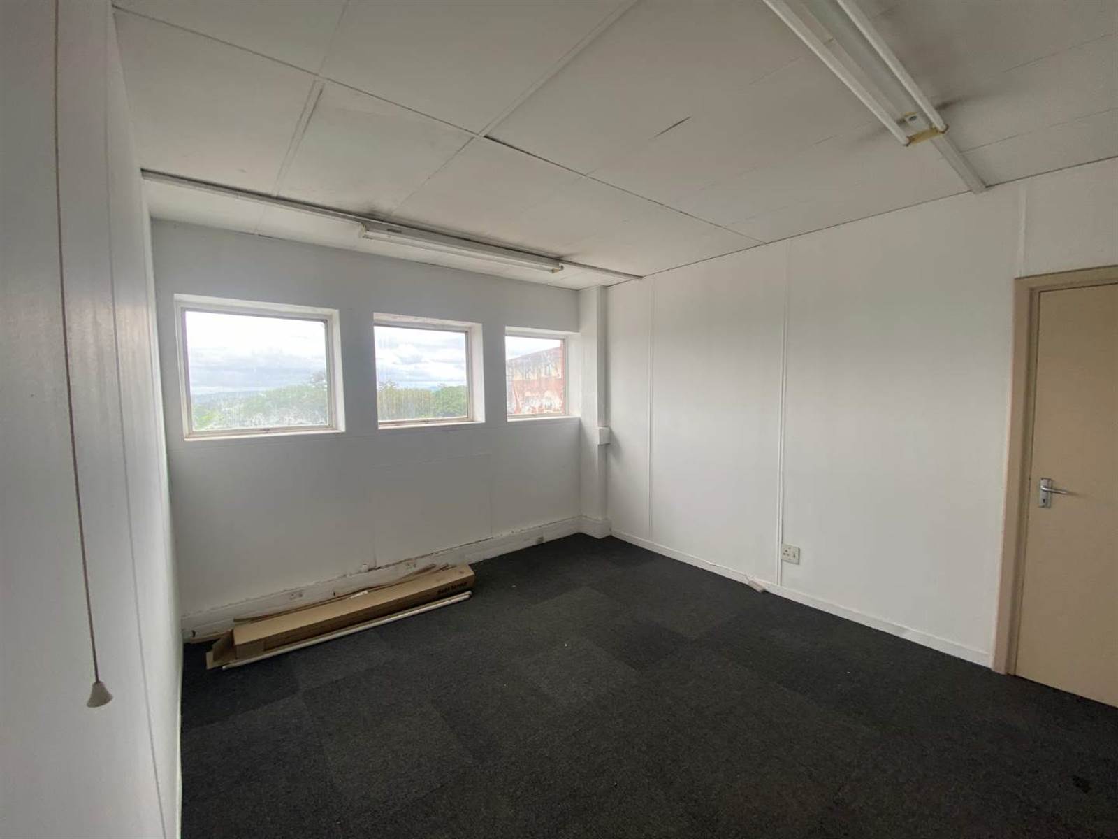 750  m² Office Space in Pinetown Central photo number 10